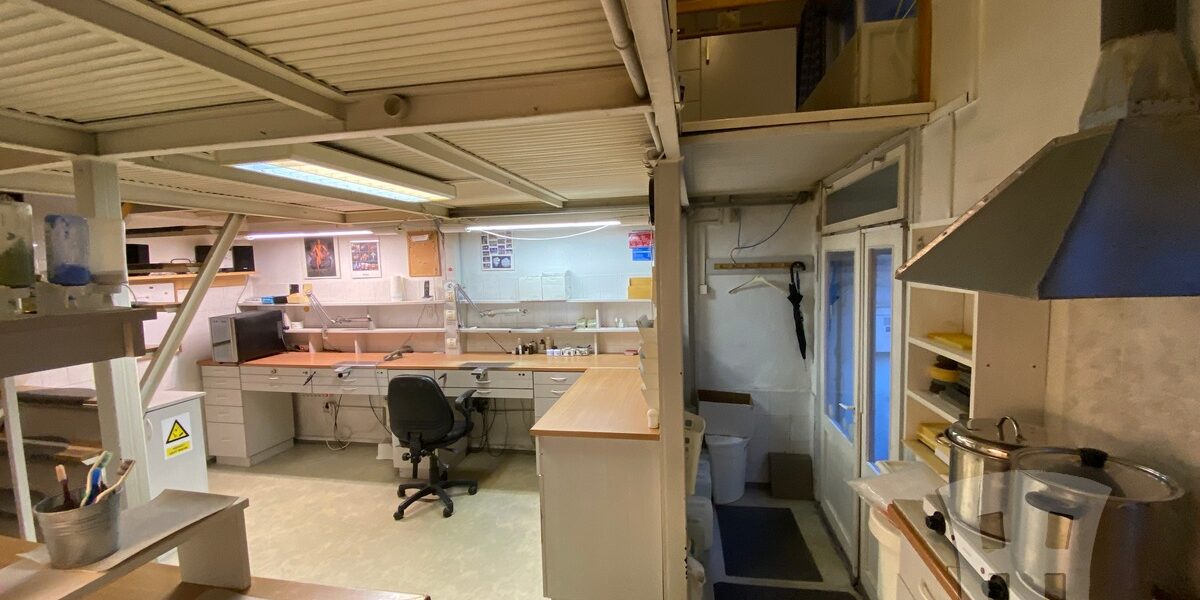 Budapest, VI. kerület, Bajnok utca - Utcai bejáratos üzlethelyiség bérleti joga átadó