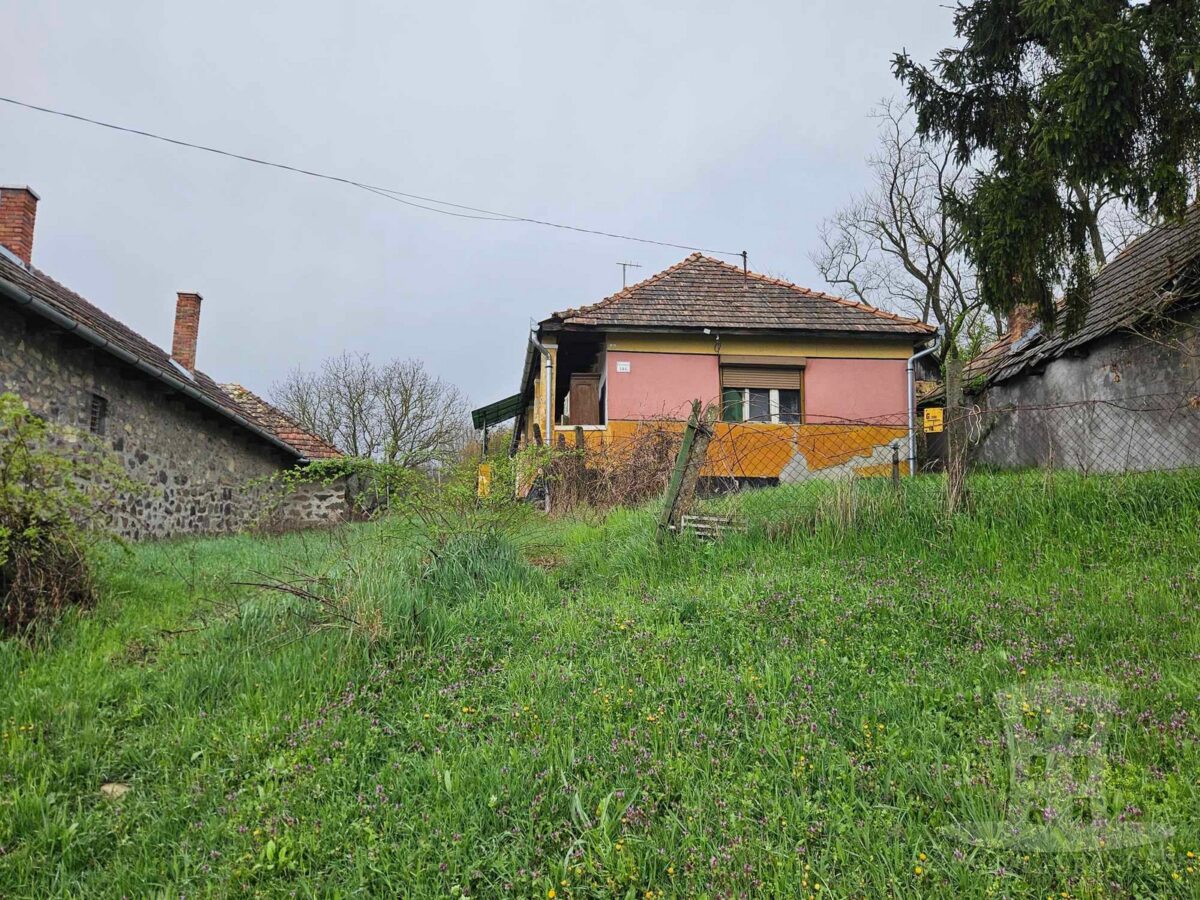 Bér - Eladó családi ház