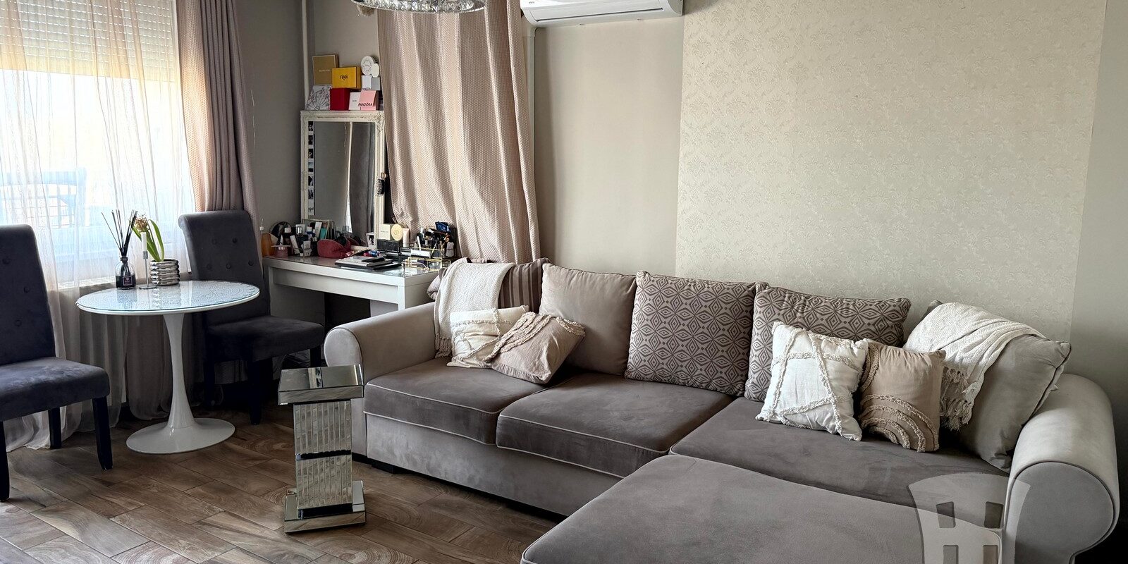 Budapest III. kerület, Búza utca - Eladó panellakás