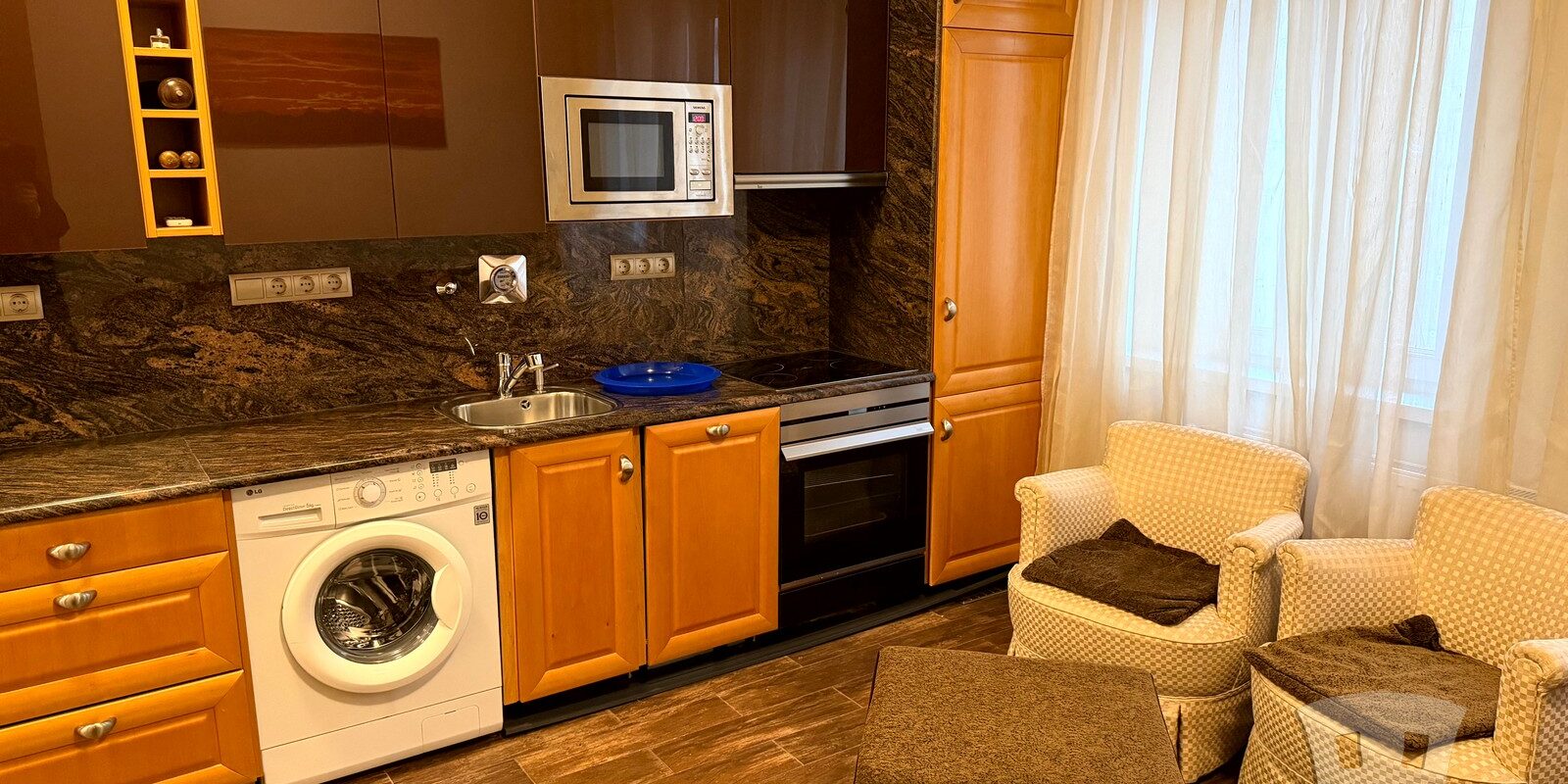 Budapest V. kerület, Párizsi utca - Kiadó tégla lakás