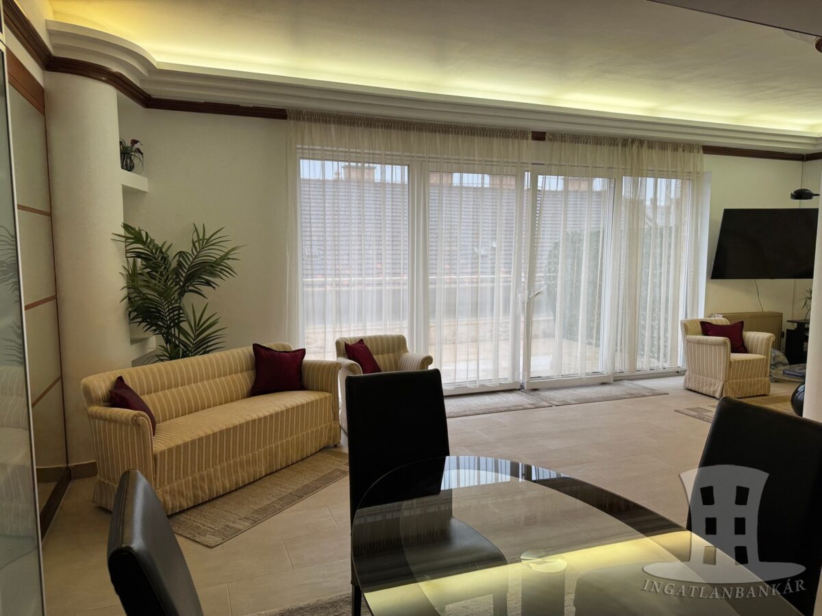 Budapest V. kerület, Párizsi utca – Kiadó tégla lakás