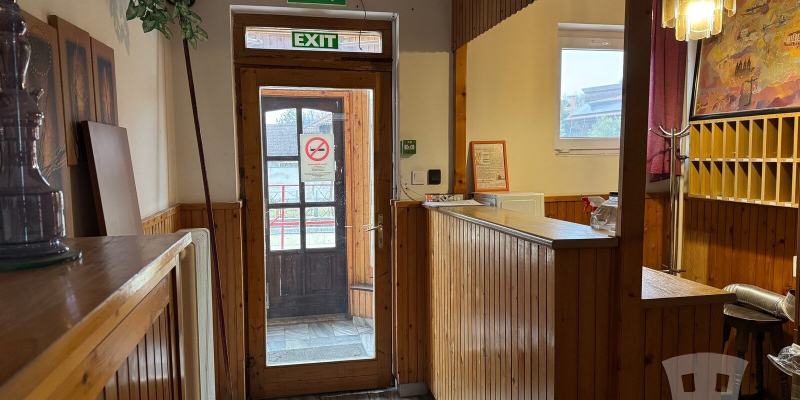 bp-szk-IMG_3677 Budapest XVI. kerület, Szent Korona utca - Kiadó utcai bejáratos üzlethelyiség