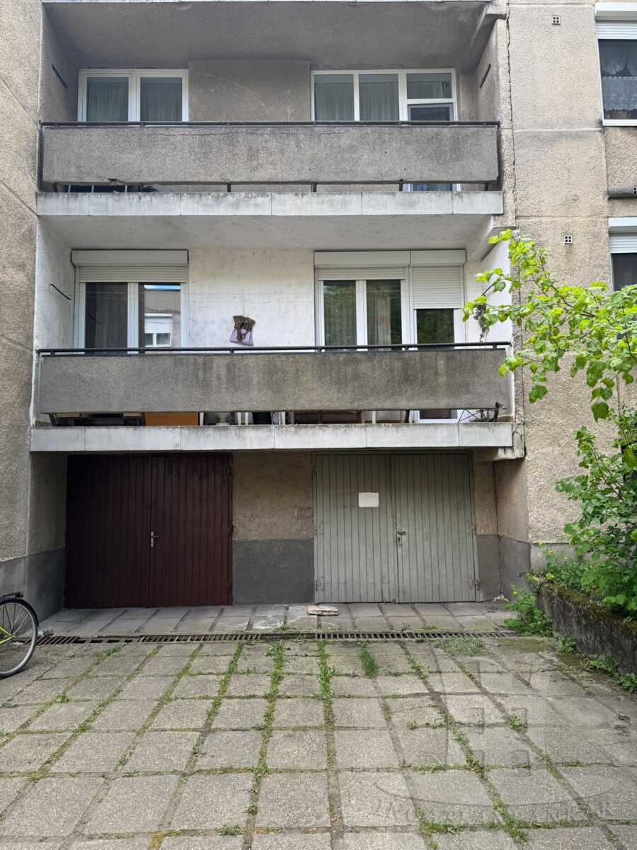 Dorog, Fáy András lakótelep Eladó önálló garázs