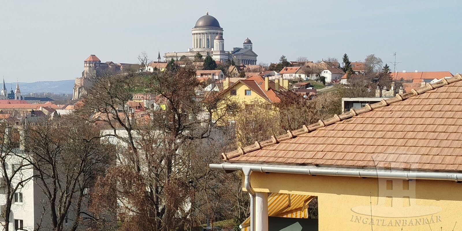 Esztergom, Aranyhegyi út - Eladó téglalakás