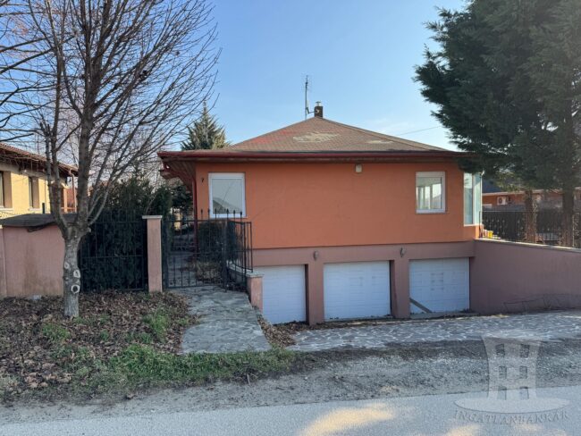 Nagytarcsa - Eladó családi ház