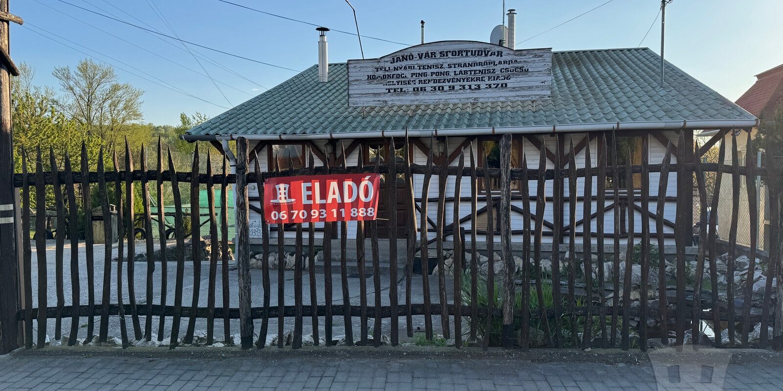 Sóskút, Petőfi Sándor utca - Eladó étterem, vendéglő