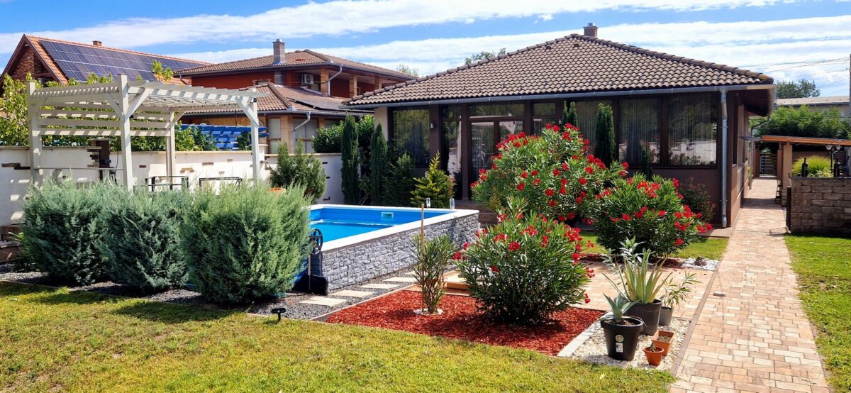 Taksony, Kert utca - Eladó családi ház